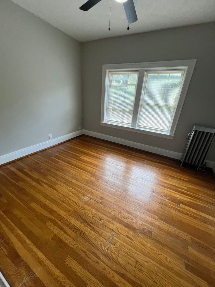 2676 Mayfield Rd - Photo 3 of 18