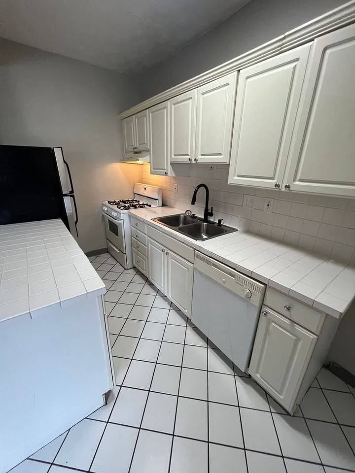 2676 Mayfield Rd - Photo 6 of 18