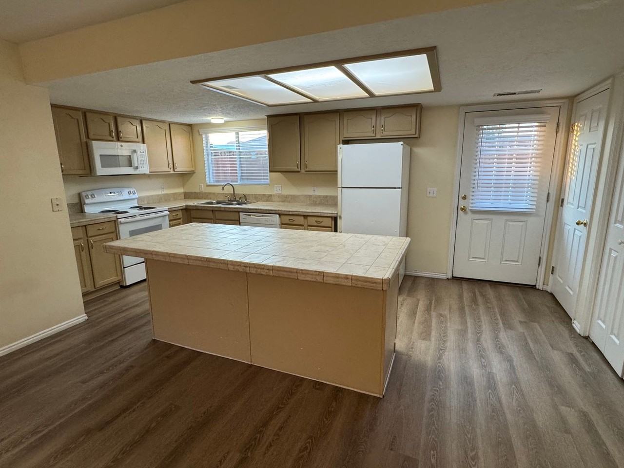 1836 W 950 N #6 - Photo 4 of 9
