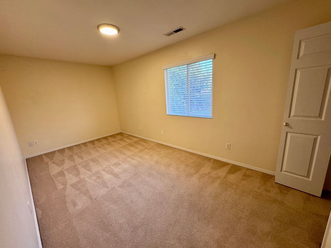 1836 W 950 N #6 - Photo 5 of 9