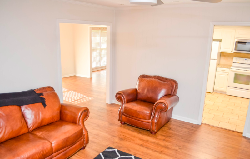 1544 Westwood Dr - Photo 3 of 12