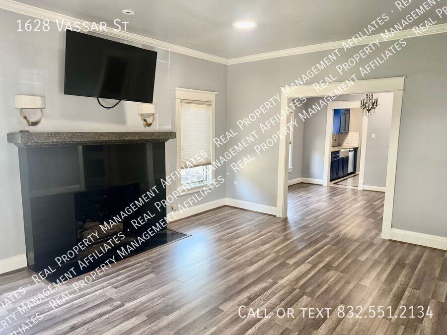 1628 Vassar St - Photo 3 of 25