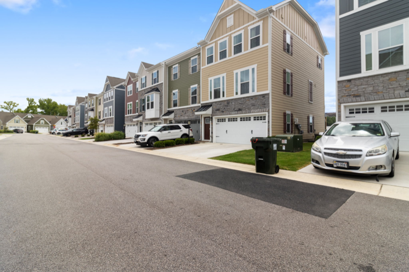 1011 Gabion Way - Photo 2 of 50