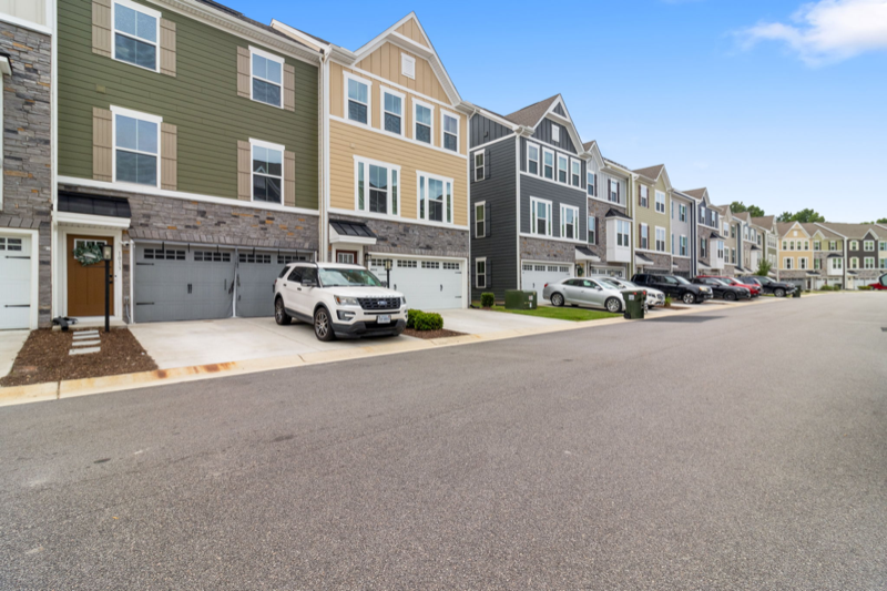 1011 Gabion Way - Photo 3 of 50