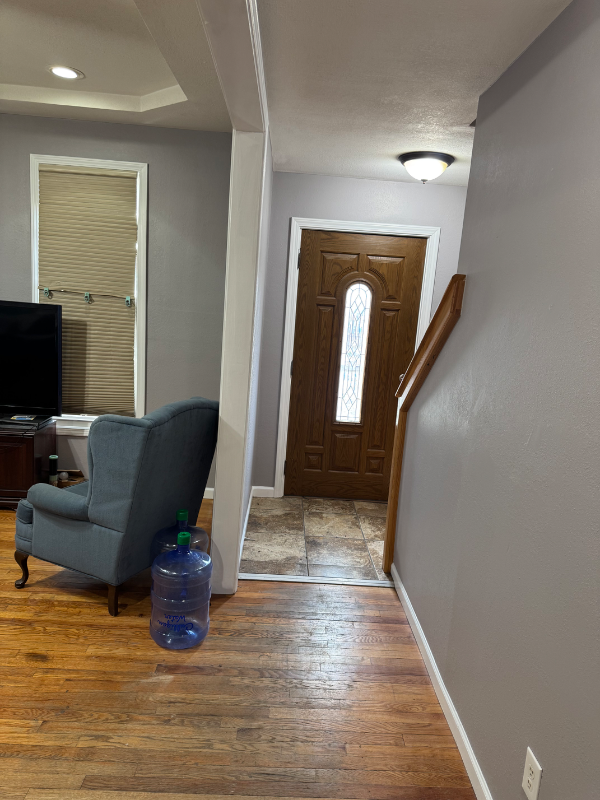 2214 Mccausland Ave - Photo 2 of 15