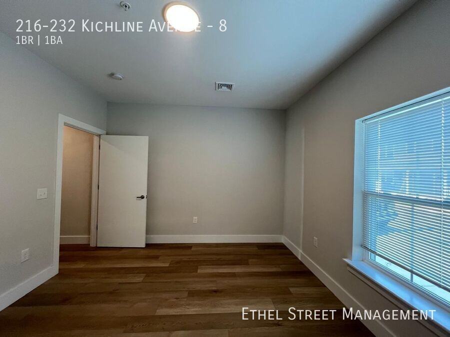 216 Kichline Ave #8 - Photo 3 of 23