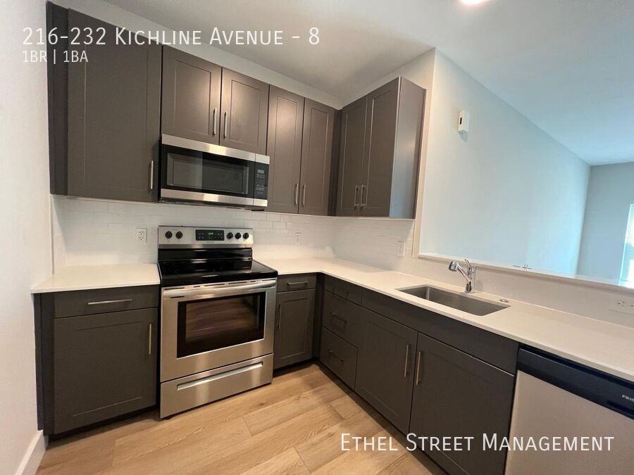 216 Kichline Ave #8 - Photo 7 of 23