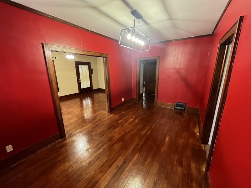 1917 S Locust St - Photo 5 of 17