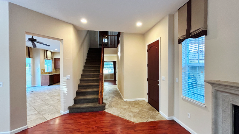 2124 Carrara St - Photo 3 of 13