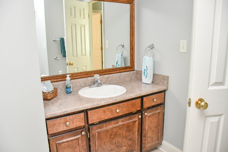 2546 Bascom Dr - Photo 3 of 20