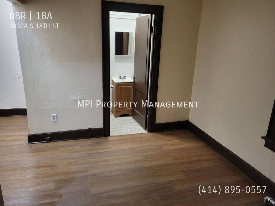 1832A S 18TH ST - Photo 2 of 5