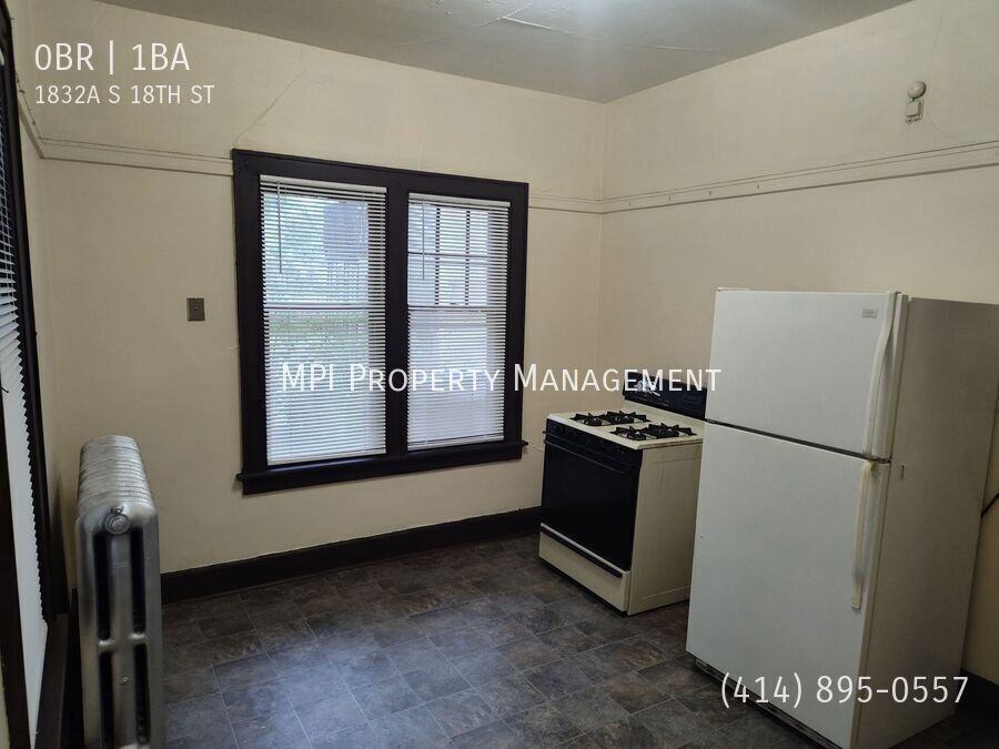 1832A S 18TH ST - Photo 3 of 5