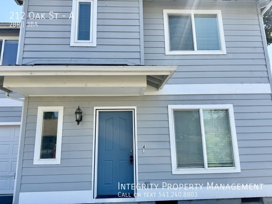 212 Oak St #A - Photo 2 of 23