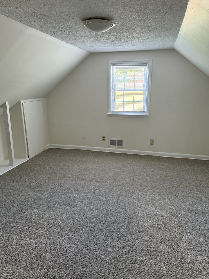 67 Loomis Ave - Photo 2 of 8