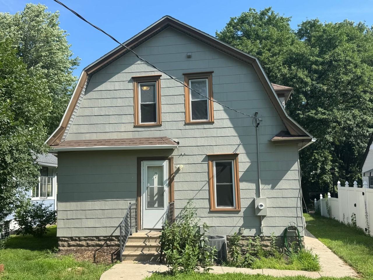 1232 Hubbard Ave - Photo 2 of 32
