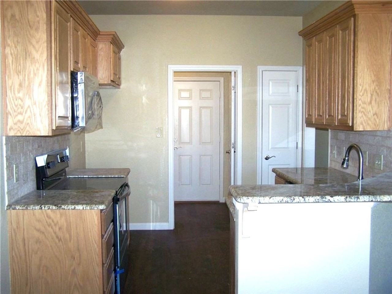 700 E Bullock St - Photo 3 of 31