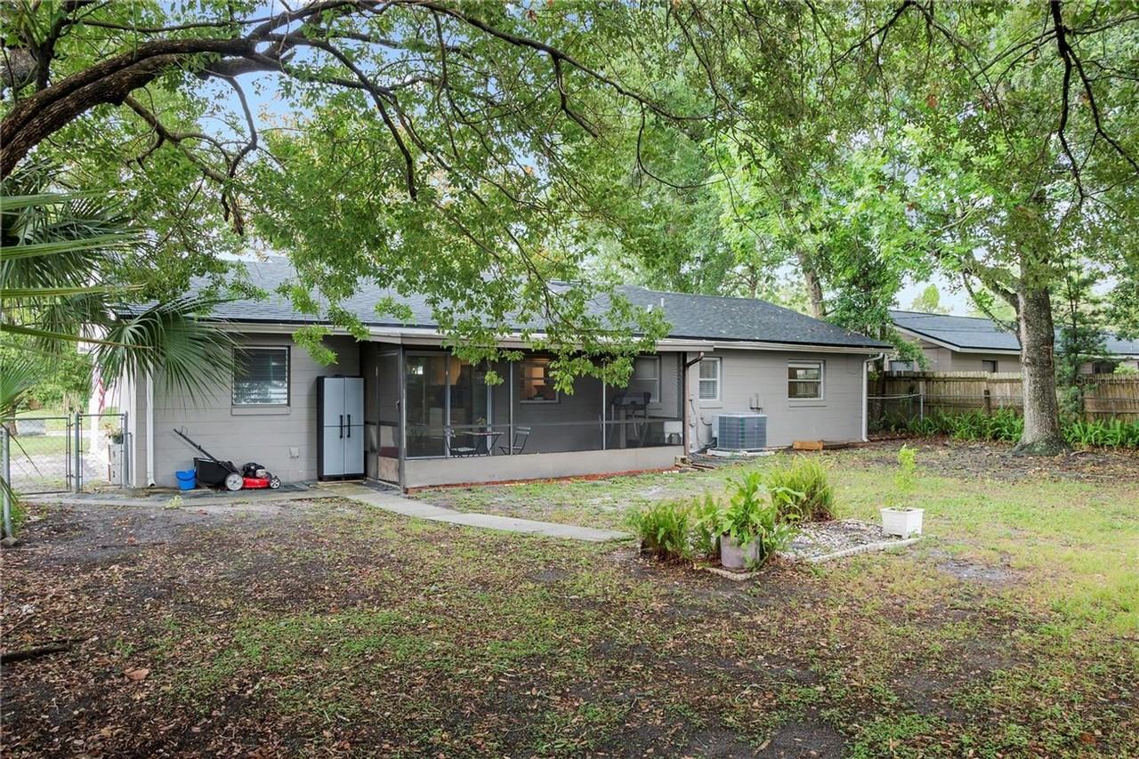 1653 Peruvian Ln - Photo 2 of 23