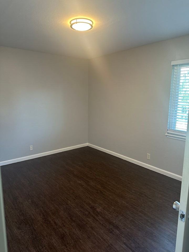 375&385&395 S 4th Street - 395-04 #395-04 - Photo 3 of 6