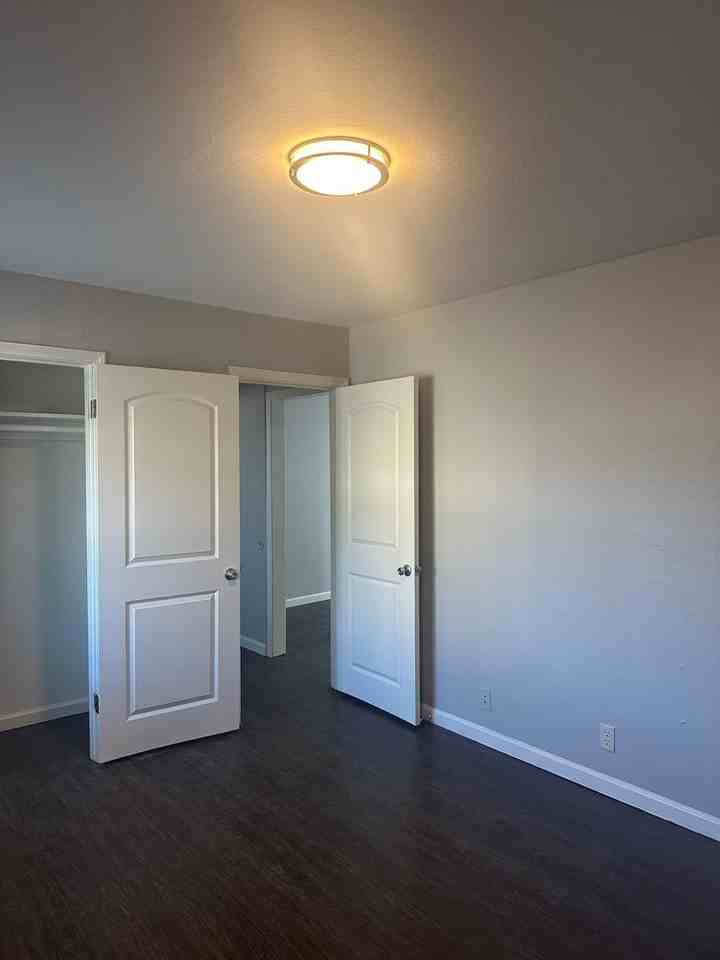 375&385&395 S 4th Street - 395-04 #395-04 - Photo 5 of 6