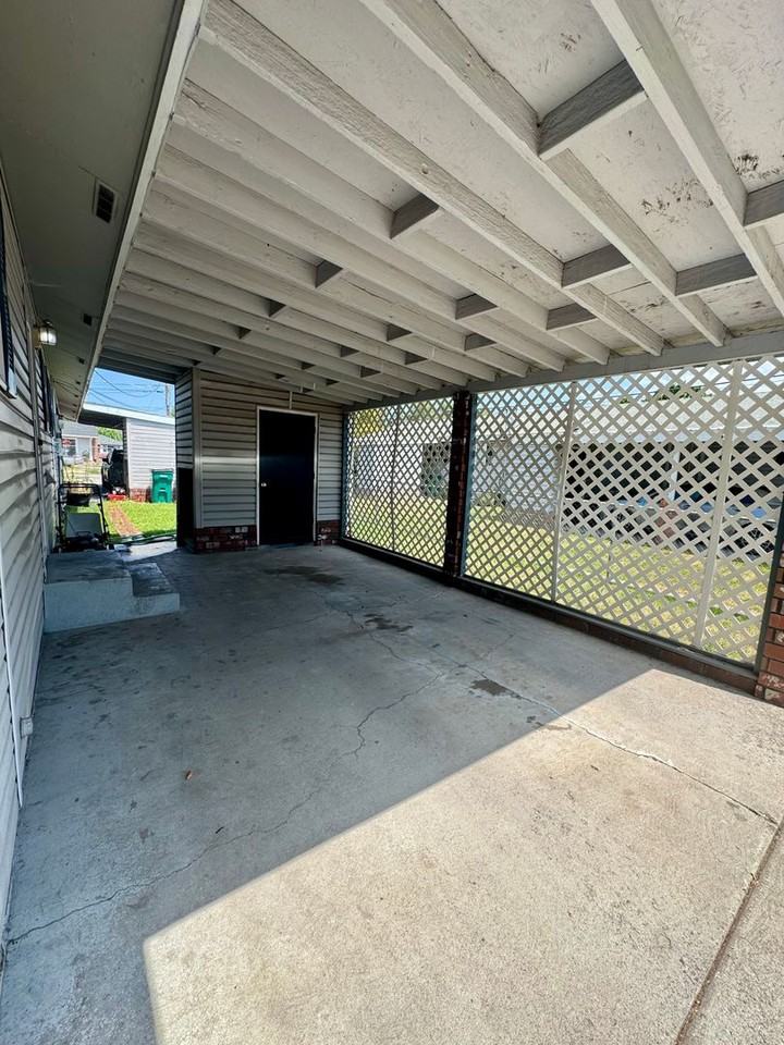 2535 Union St - Photo 3 of 23