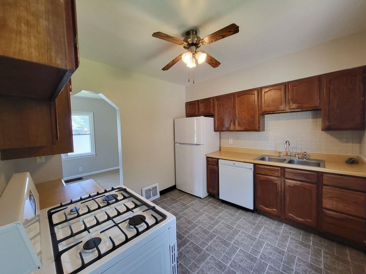 1412 E 25th St - Photo 2 of 13