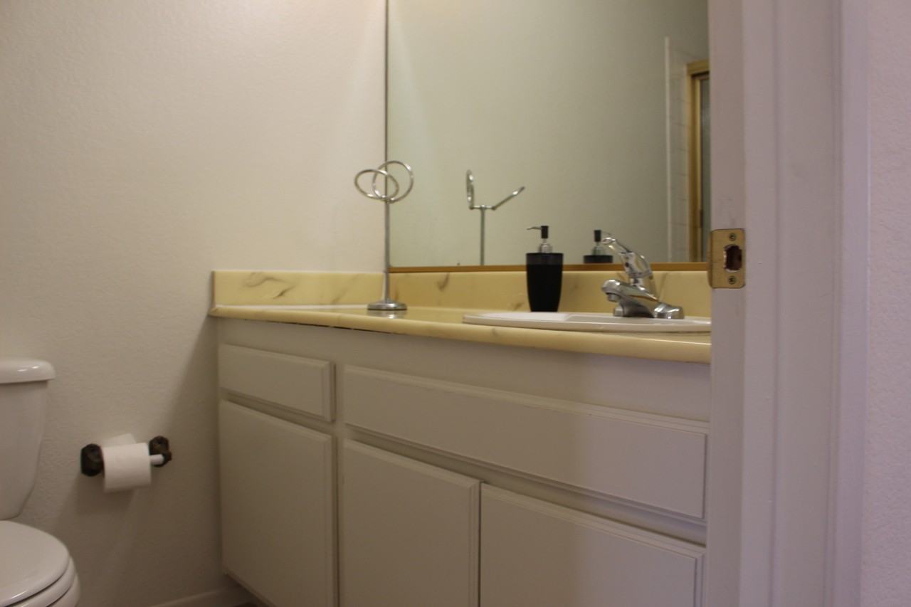 1673 E Kingsley Ave #D - Photo 7 of 11