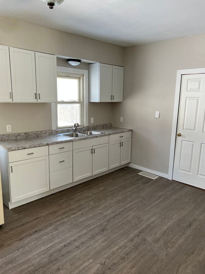 752 Dawson St - Photo 2 of 6