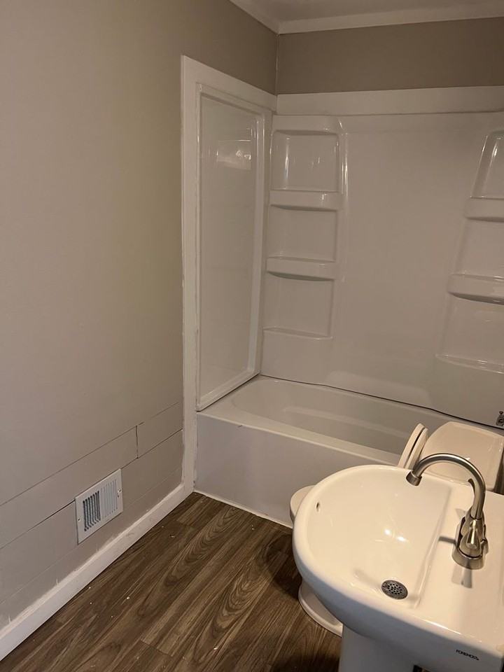 752 Dawson St - Photo 5 of 6