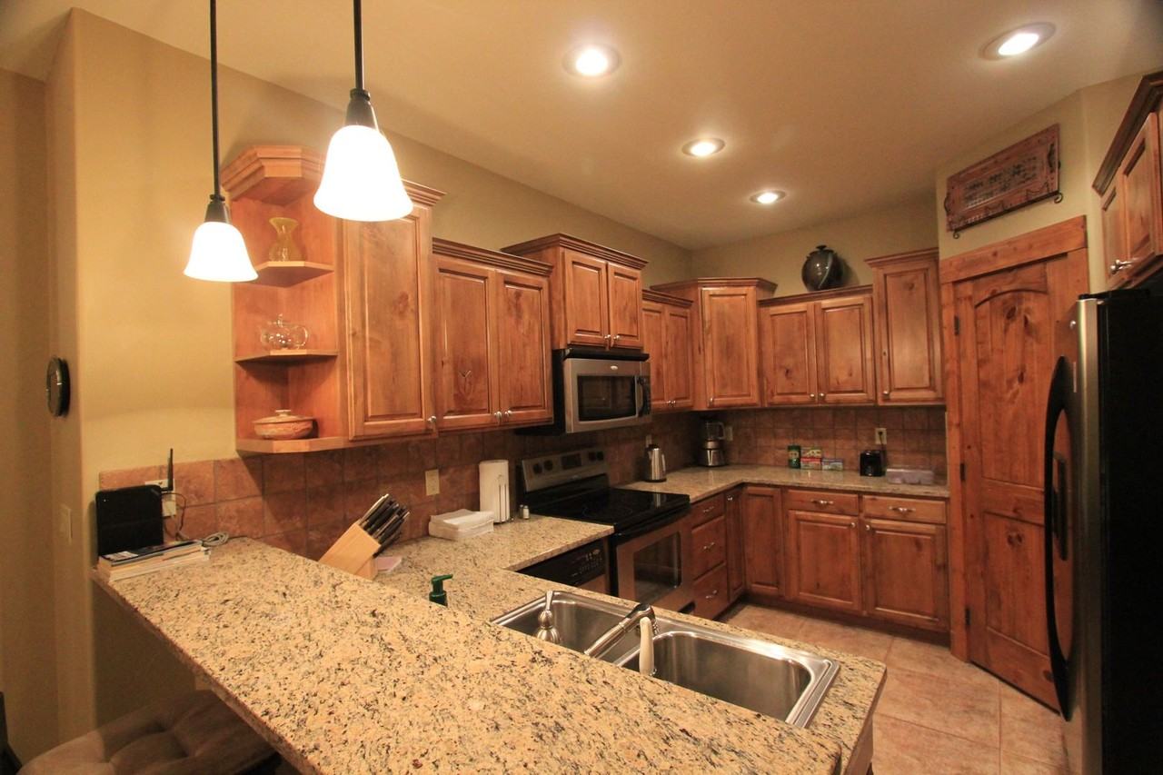 629 Valley Centre Dr #3 - Photo 2 of 8