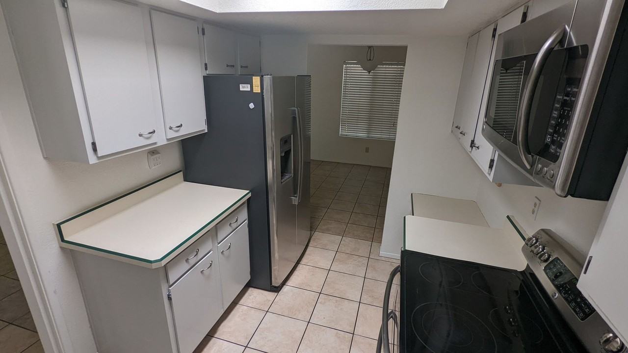 3460 N Richland Dr - Photo 3 of 21