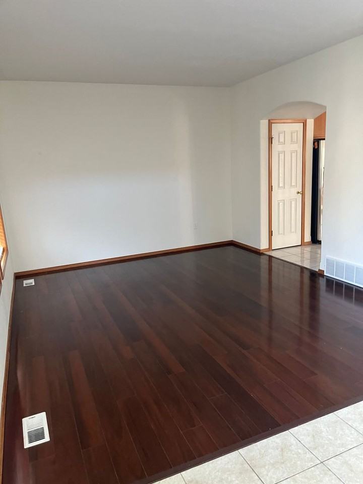 6803 N Oxford Ln - Photo 2 of 24