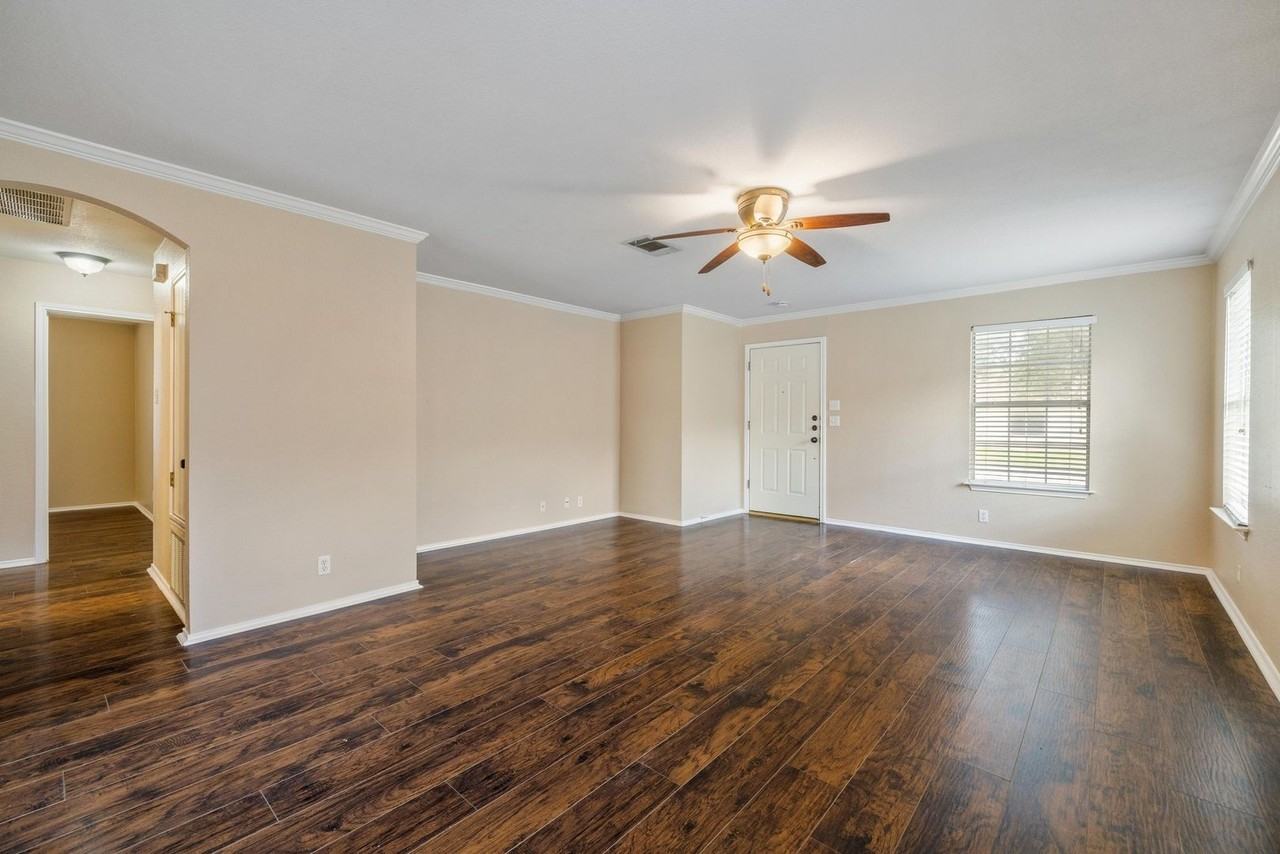 104 Brentwood Dr - Photo 6 of 33