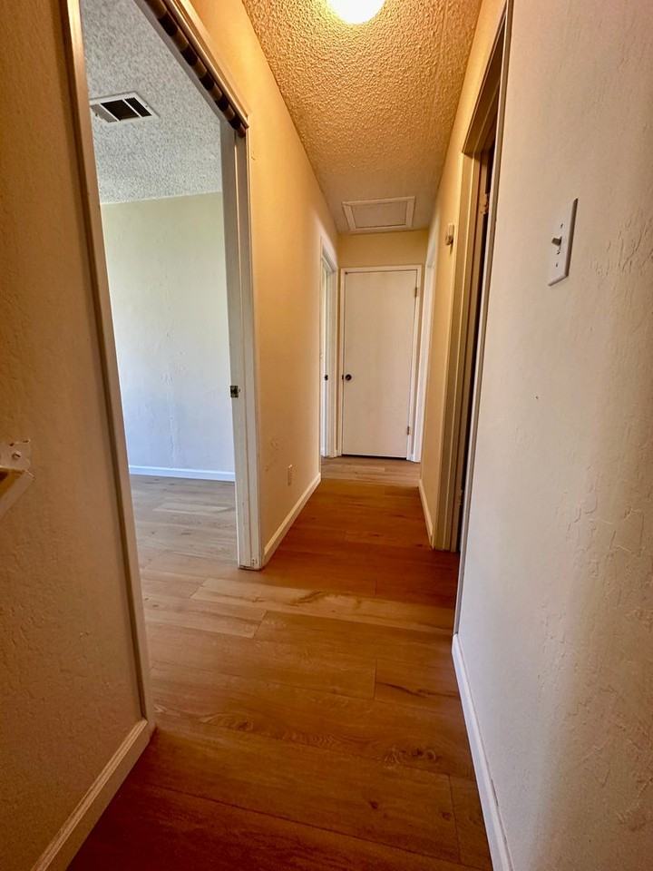 5042 Glide Dr #11 - Photo 7 of 13