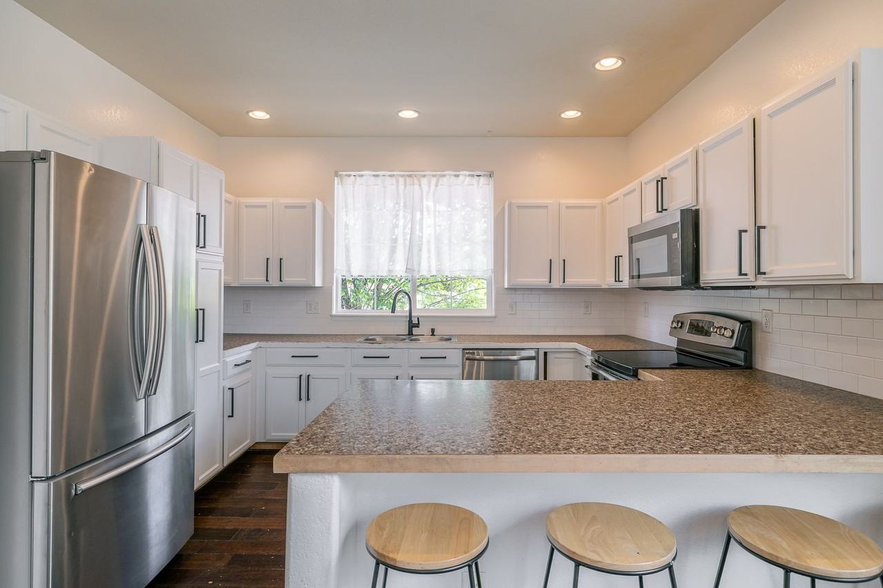 2613 Bar Harbor Dr - Photo 3 of 34