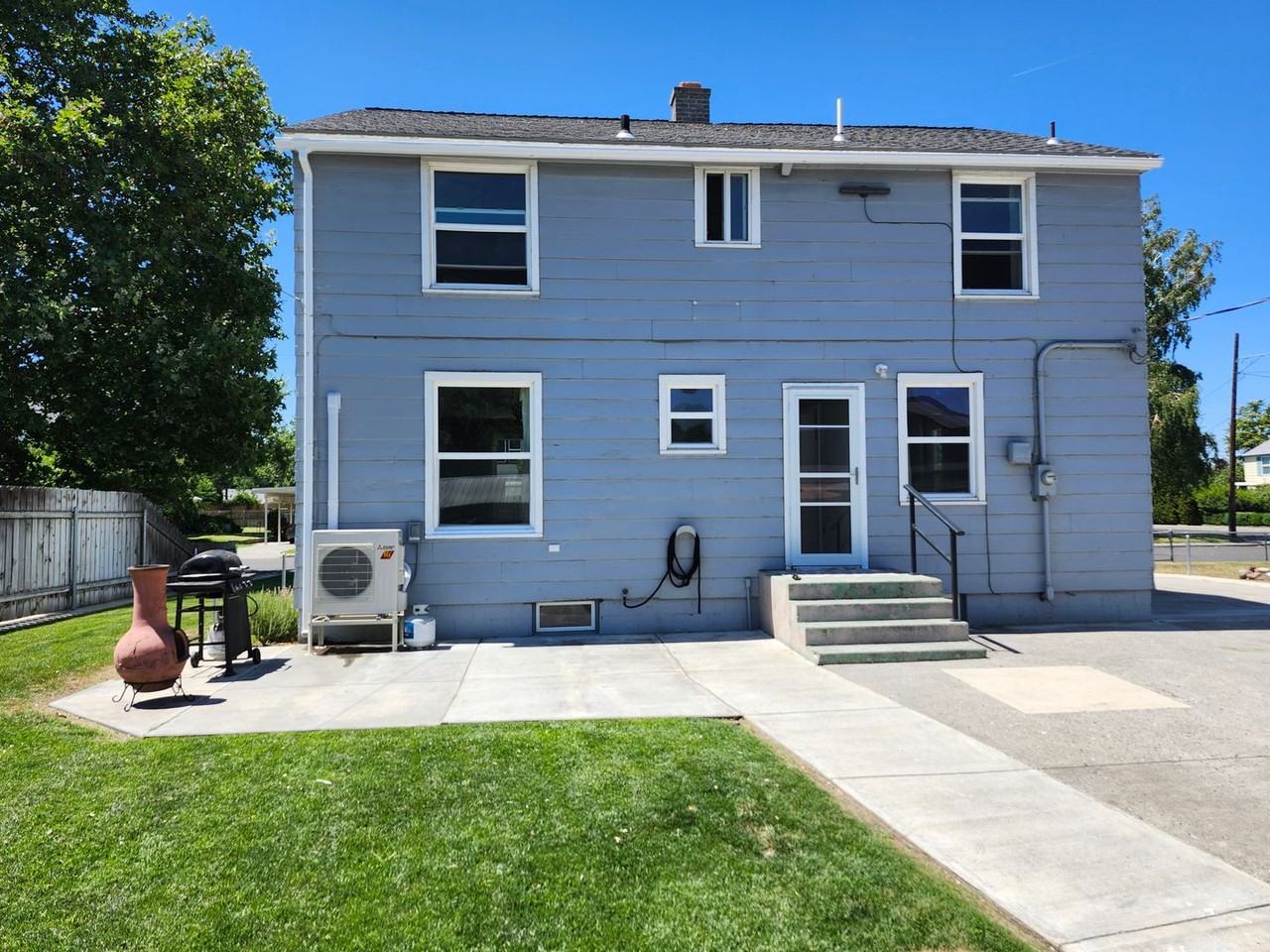 1014 Perkins Ave - Photo 3 of 19
