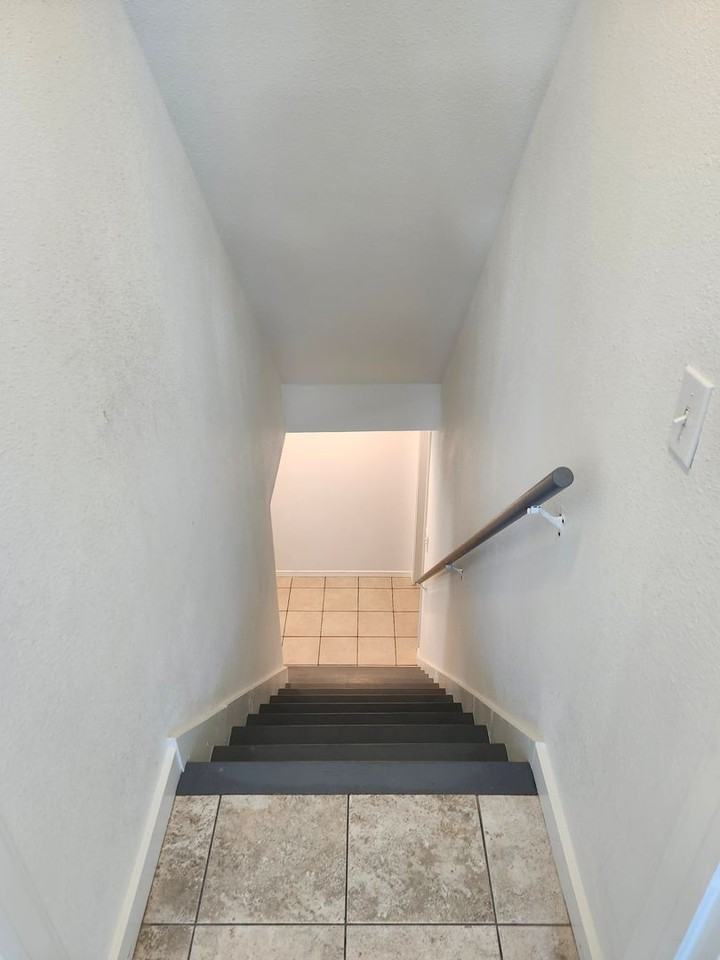 1014 Perkins Ave - Photo 4 of 19