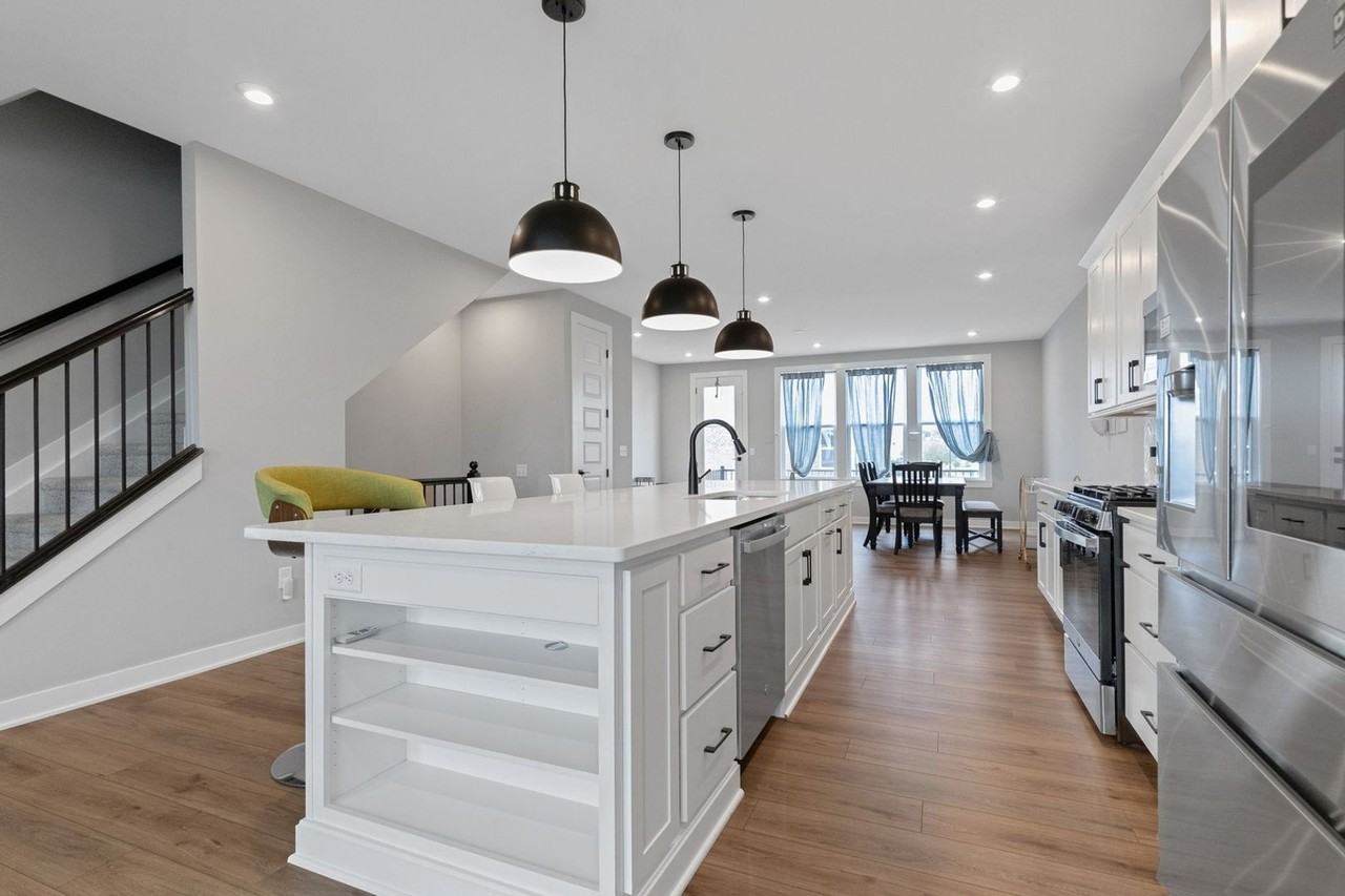 6032 Windsor Dr - Photo 7 of 39