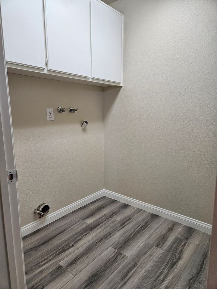 10850 Euclid St - Photo 7 of 24