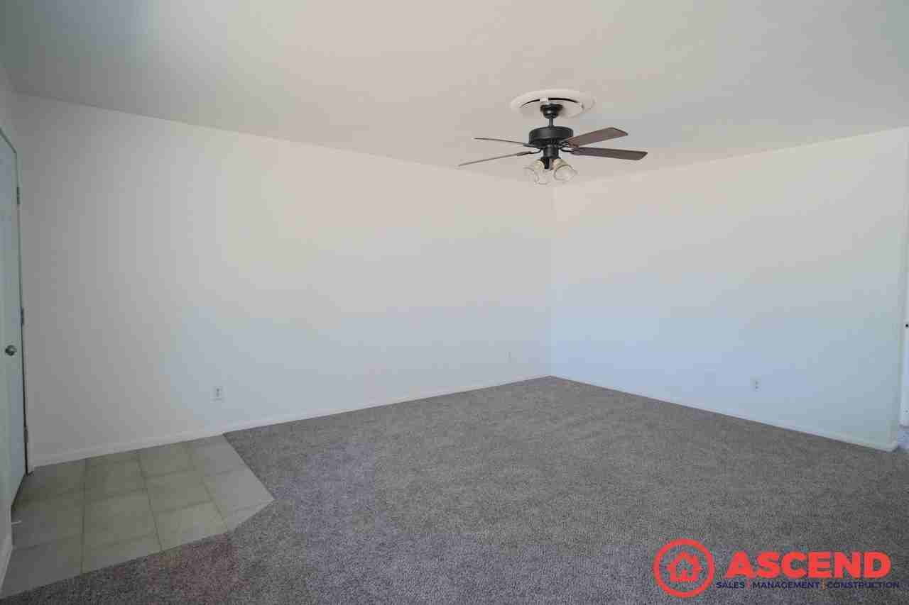 25428 Barbara St - Photo 3 of 11