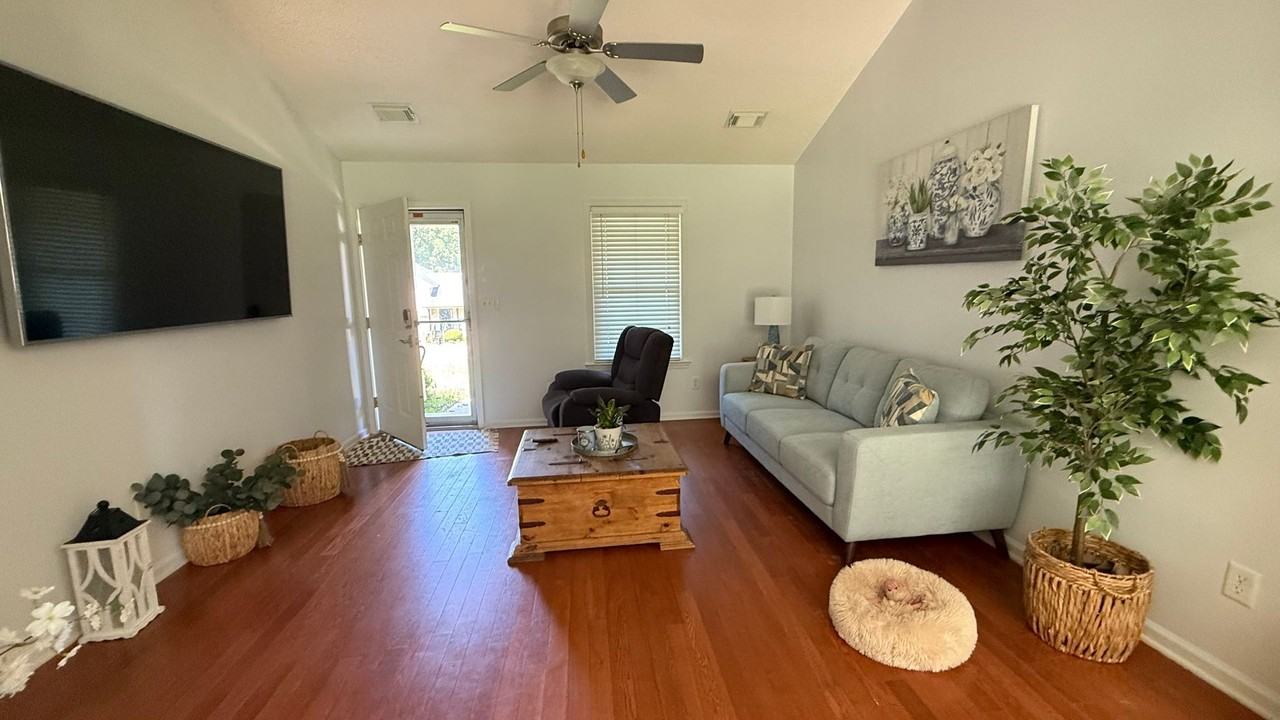 10456 Annawood Dr - Photo 2 of 13