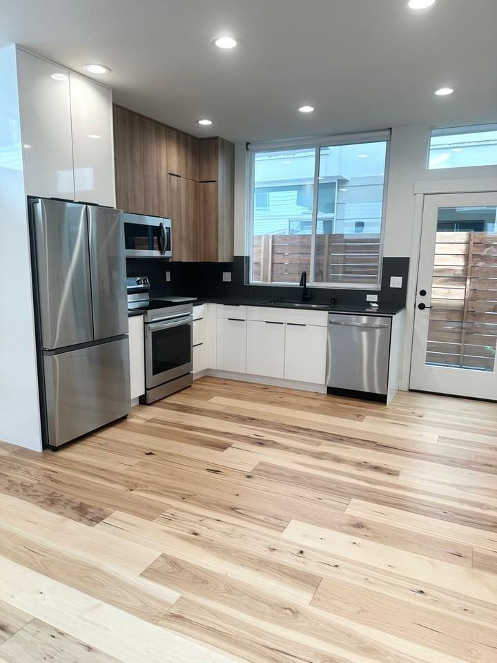 8815 Interlake Ave N #C - Photo 3 of 23