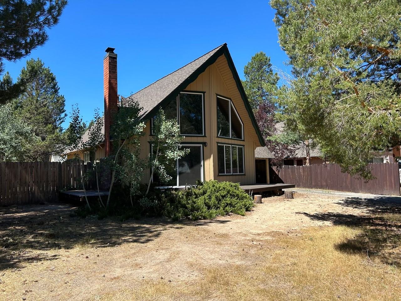 1434 Friant Dr - Photo 2 of 15