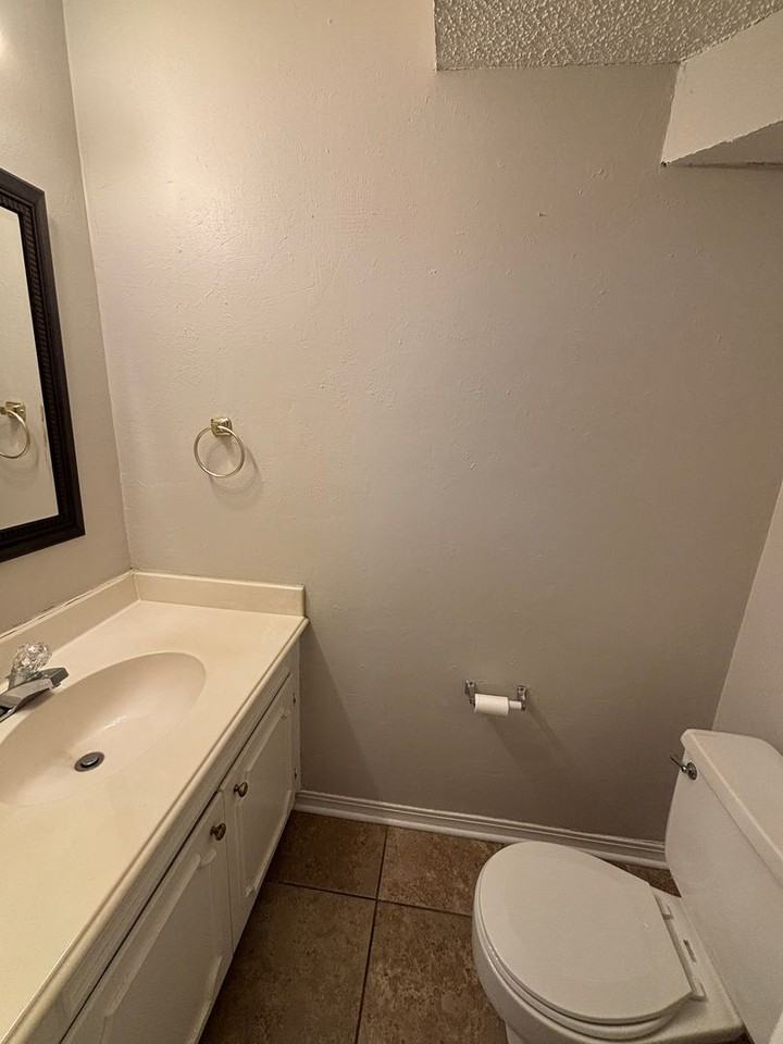 2313 Northside Dr - Photo 5 of 17