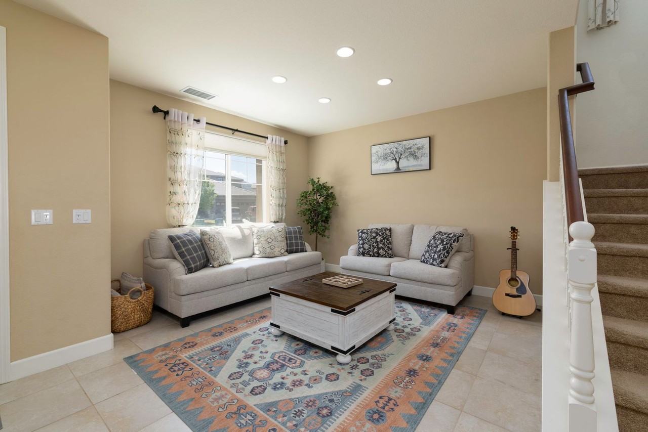 10687 Walton Park Dr - Photo 5 of 21