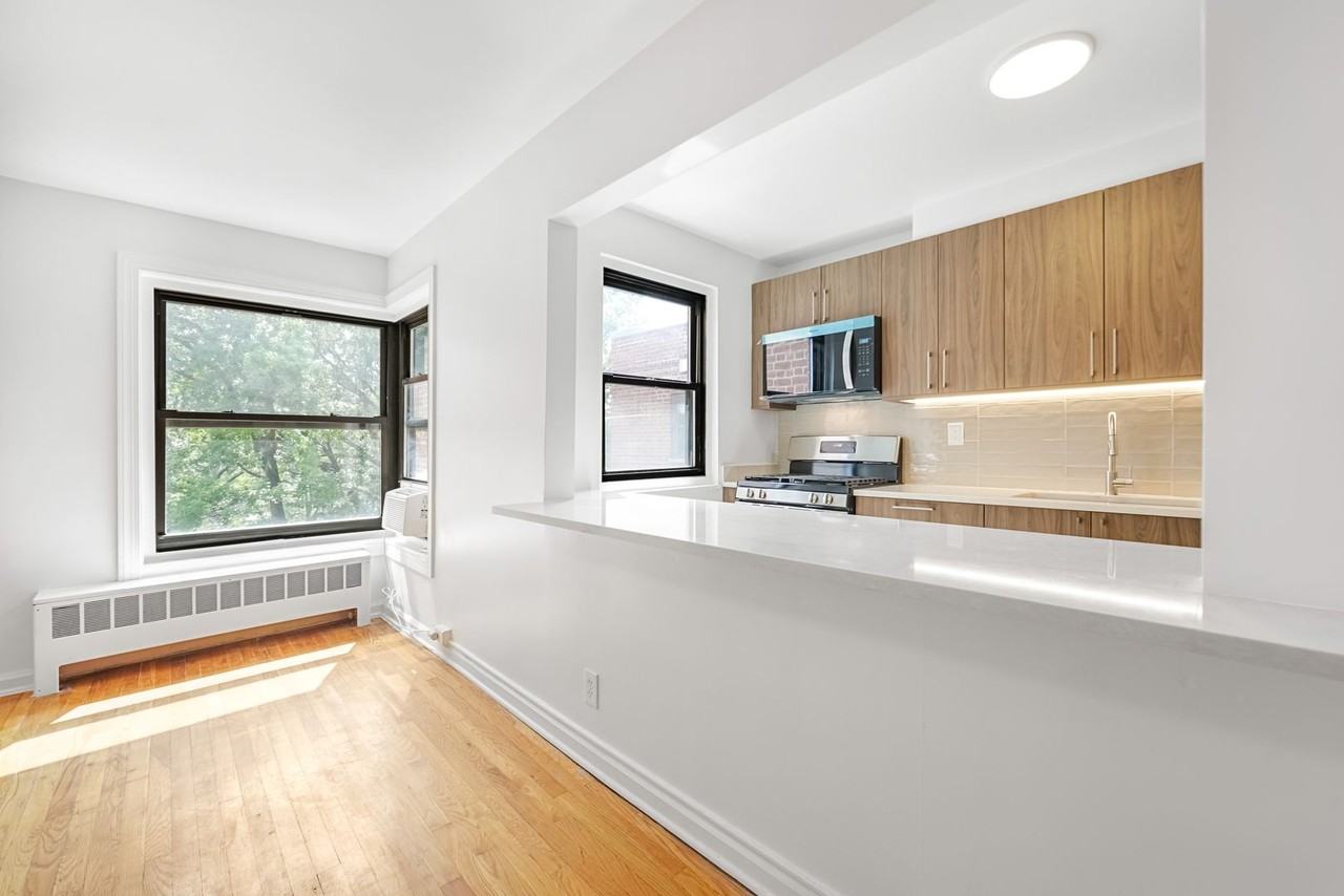 2329 Hudson Ter - Photo 6 of 17