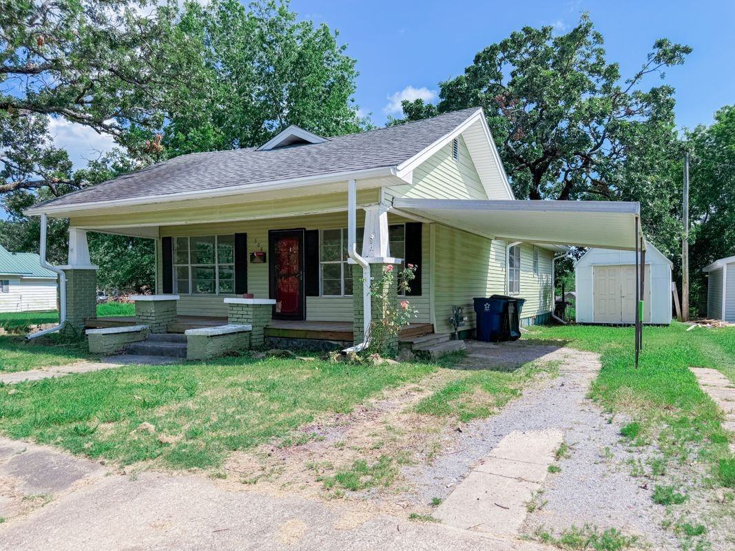 308 W Seminole Ave - Photo 2 of 13