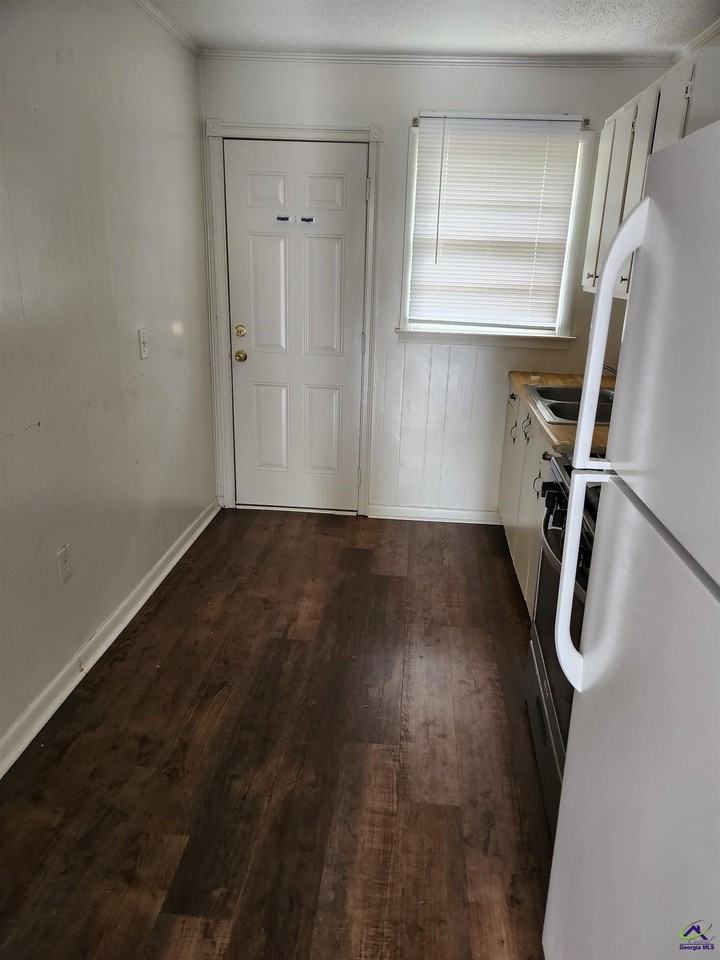 1087 Booth Rd - Photo 3 of 10