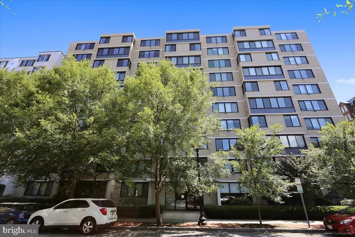 2030 F St Nw - Photo 2 of 33