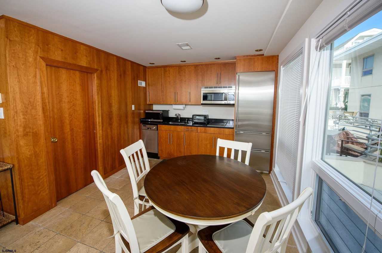 3215 Atlantic Ave - Photo 6 of 24