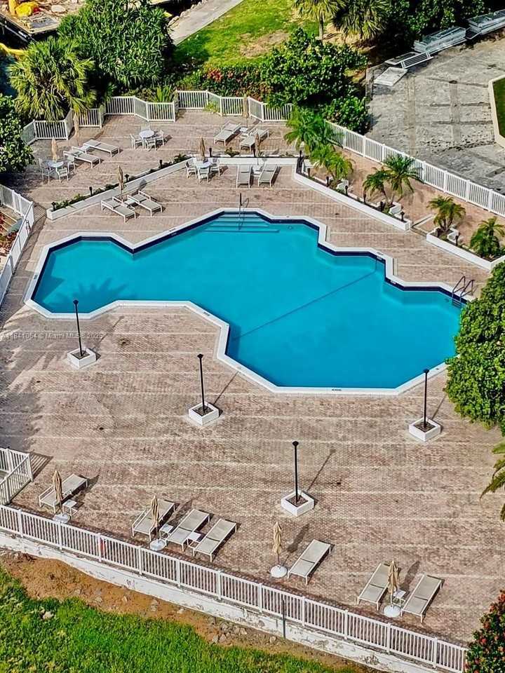 11111 Biscayne Blvd #16C - Photo 2 of 36